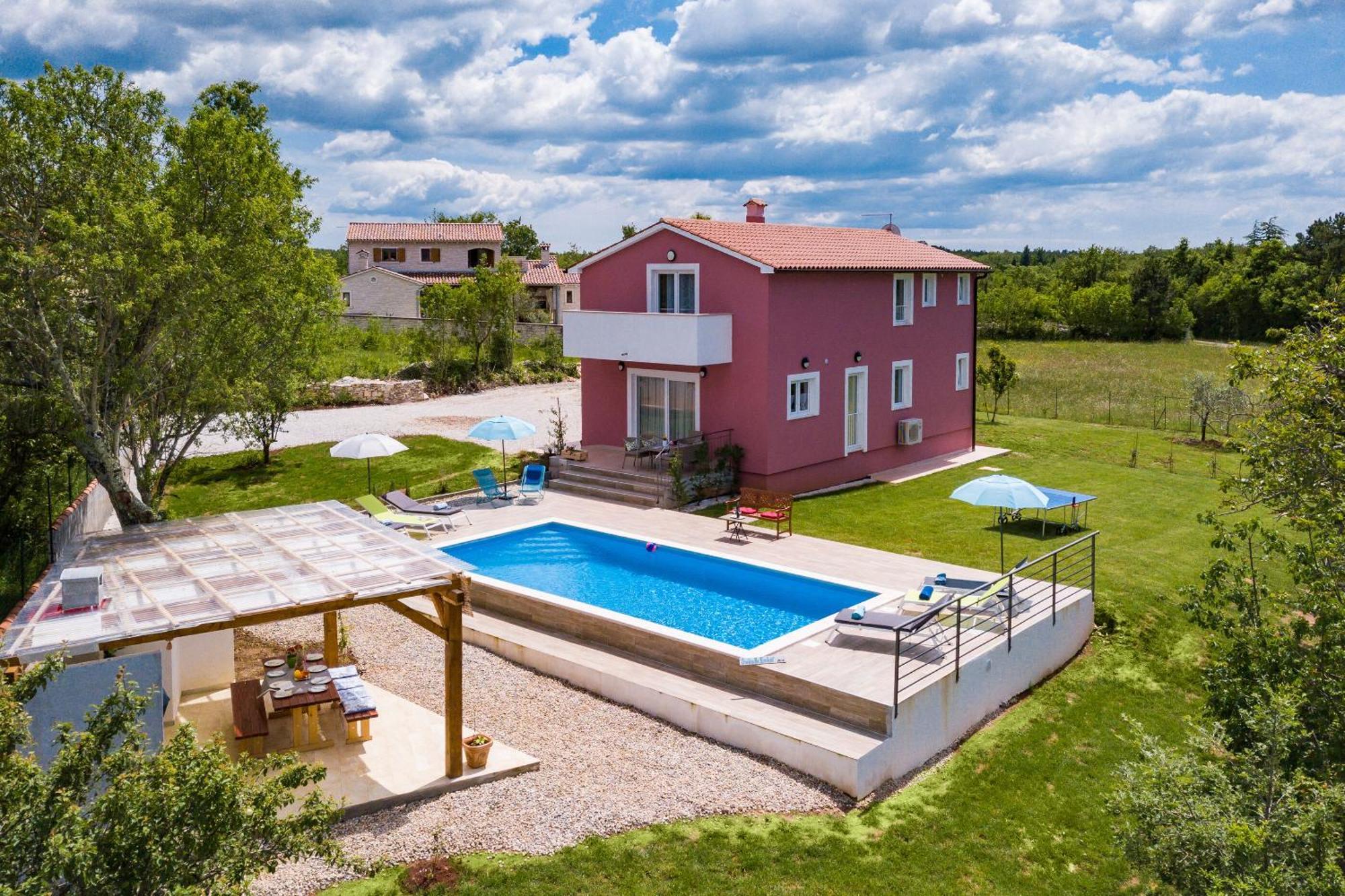 Villa May Tinjan Zewnętrze zdjęcie